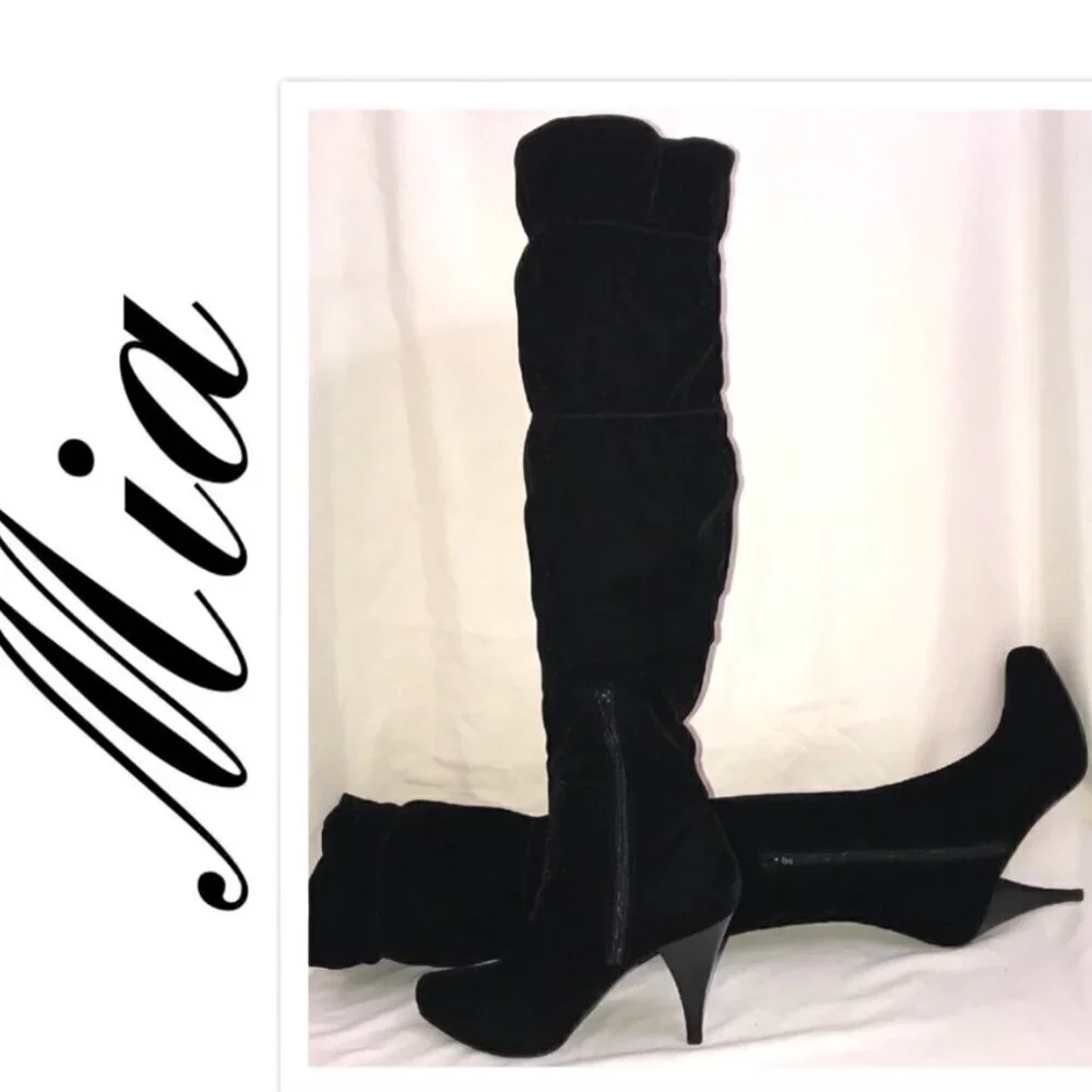 Mia SZ 6.5  Black Vegan Suede Over the knee boots Timeless Staple Sexy Retro